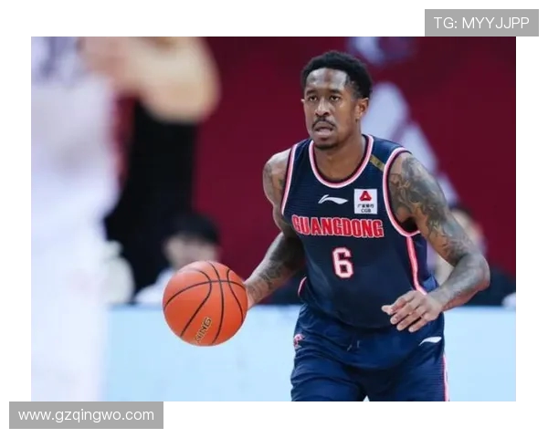 马尚布鲁克斯：从篮球场上的传奇到生活中的奋斗者