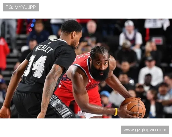 马刺与快船季后赛激战正酣精彩直播尽在眼前不容错过